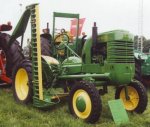 John Deere tractor met maaibalk