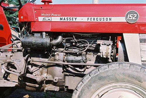 Massey Ferguson 152